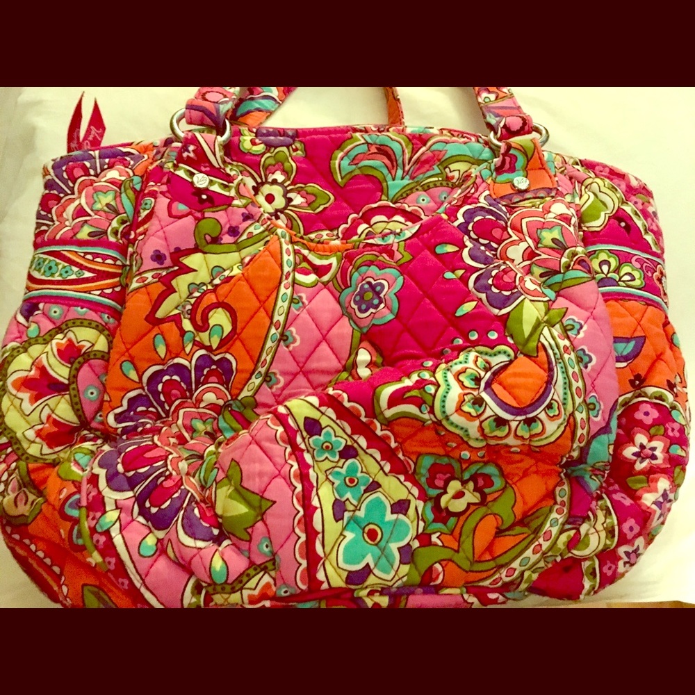 Vera Bradley Glenna bag in Pink Swirls